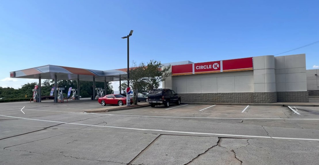 3 Acres Ground Lease w Improvements or Sale